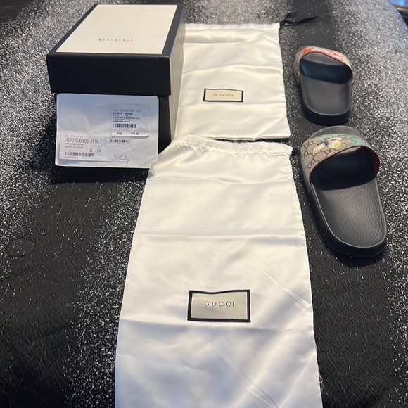 Gucci slides